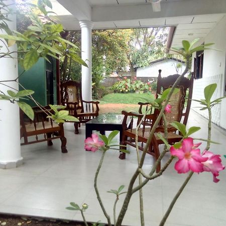 Ceylon Hostel-Galle Унаватуна Екстериор снимка