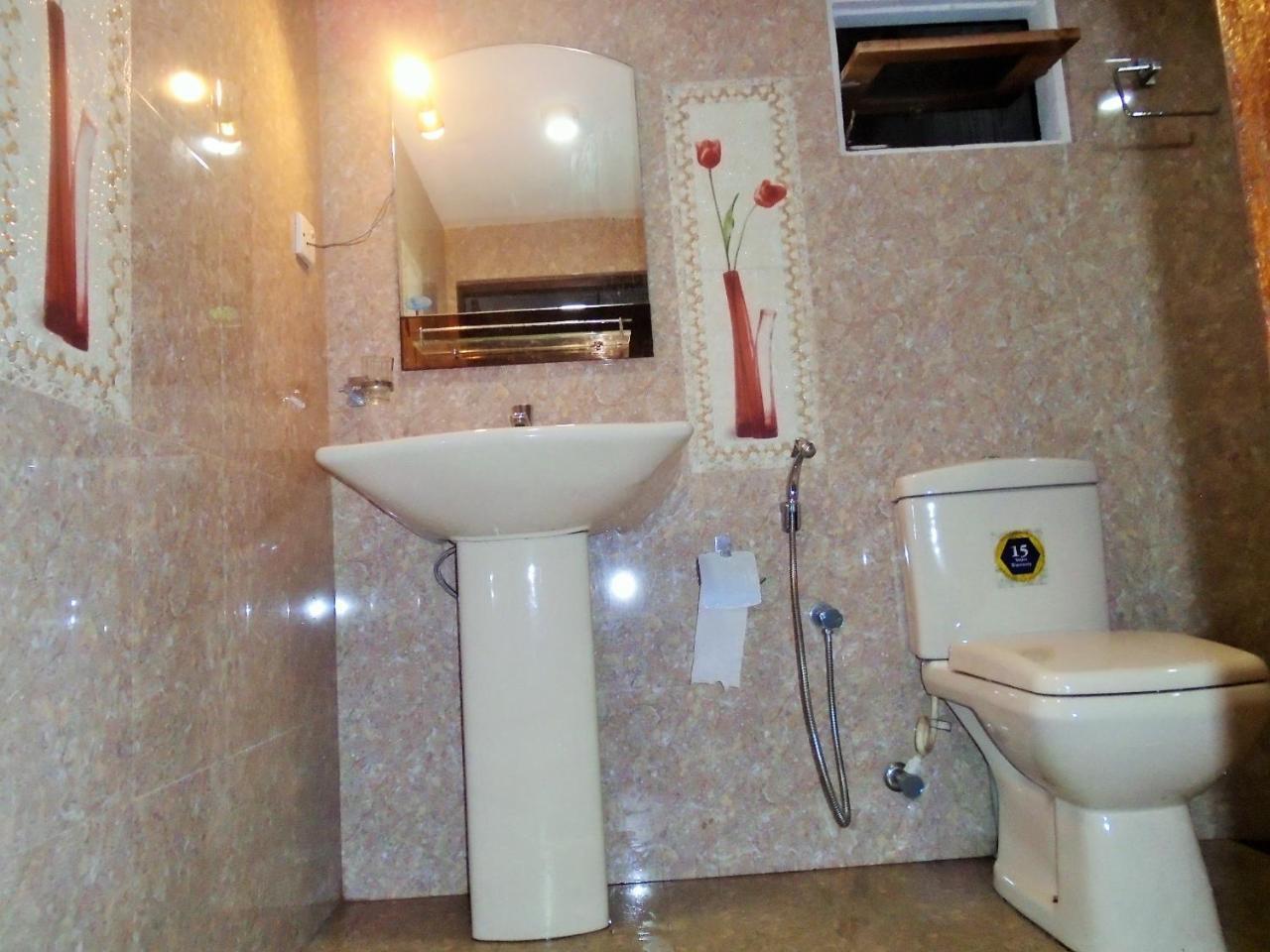 Ceylon Hostel-Galle Унаватуна Екстериор снимка