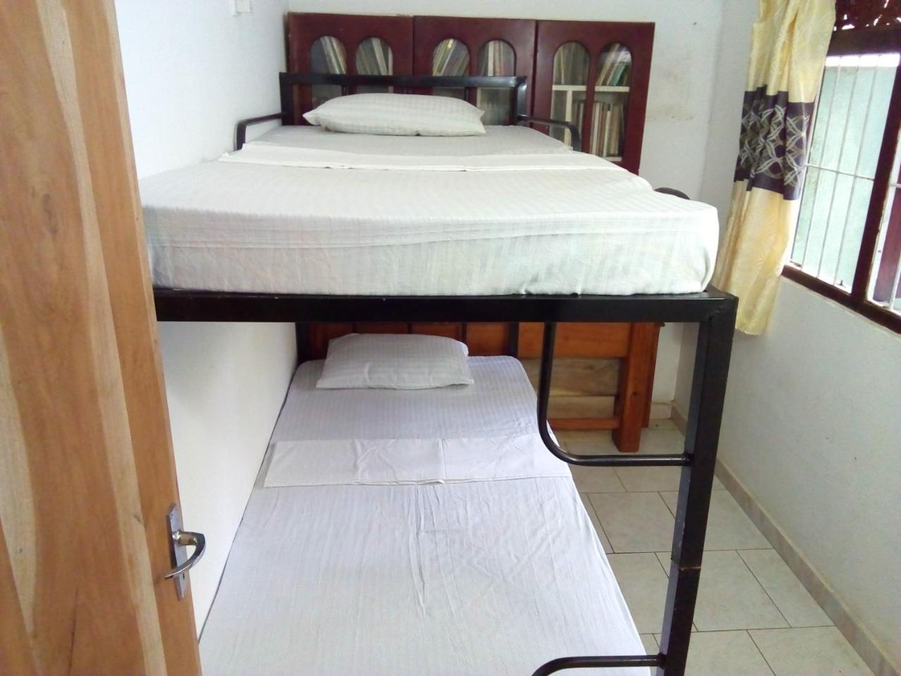 Ceylon Hostel-Galle Унаватуна Екстериор снимка